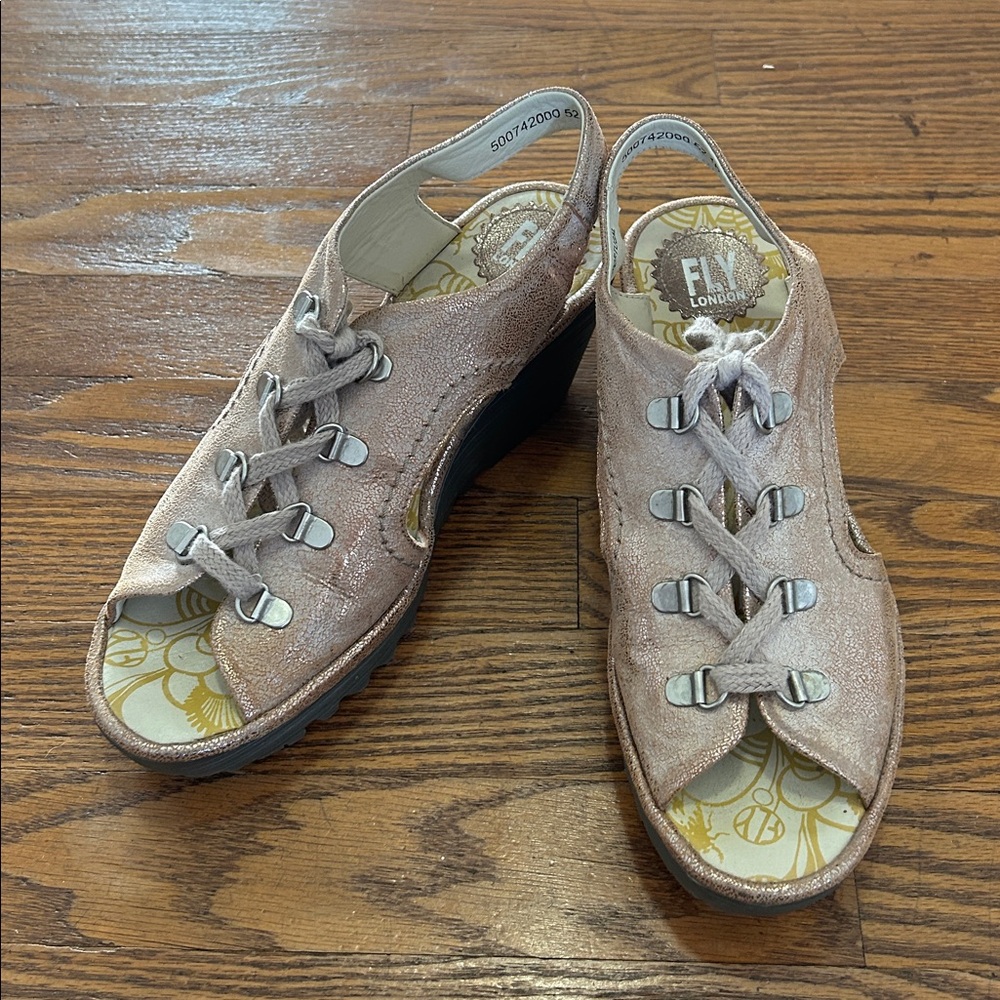 Fly London Ylva Wedge Sandals Women’s 40 Metallic Gold Lace Up Open Toe Shoes